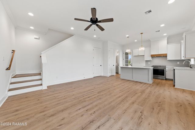 905 Broyles Street 400, Youngsville, LA 70592