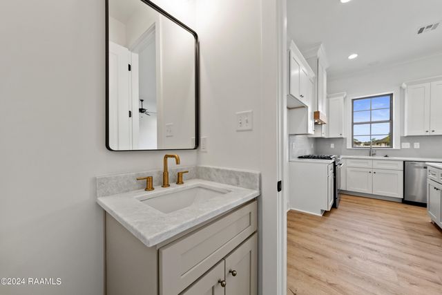 905 Broyles Street 400, Youngsville, LA 70592