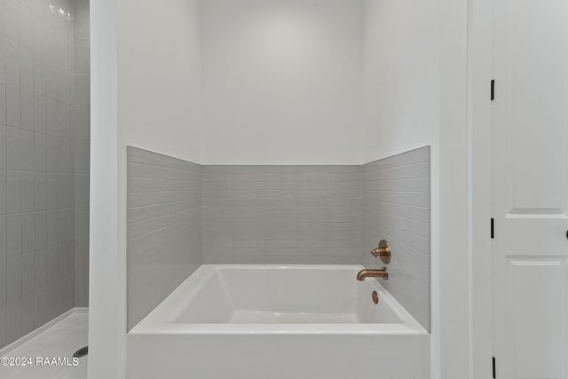 905 Broyles Street 400, Youngsville, LA 70592