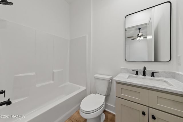 905 Broyles Street 400, Youngsville, LA 70592