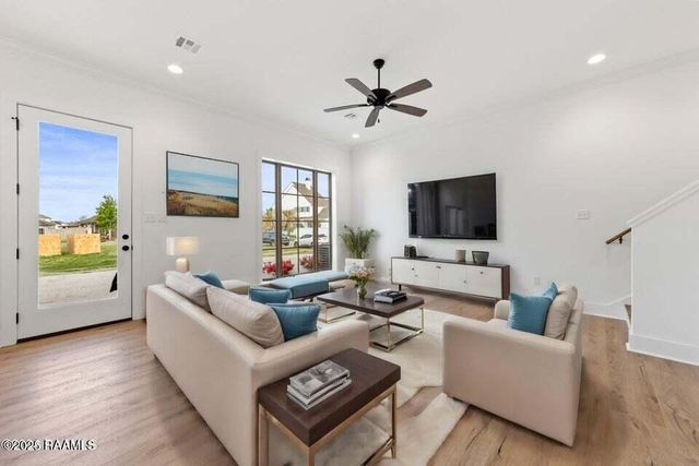 905 Broyles Street 400, Youngsville, LA 70592