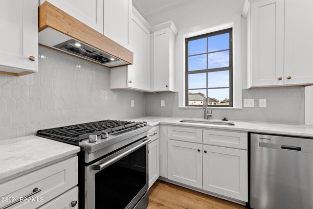 905 Broyles Street 400, Youngsville, LA 70592