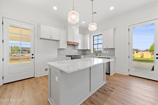 905 Broyles Street 400, Youngsville, LA 70592