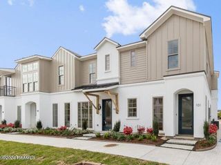 905 Broyles Street 400, Youngsville, LA 70592