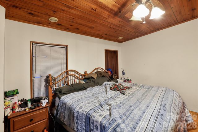 284 Paul Gosnell Road, Marshall, NC 28753