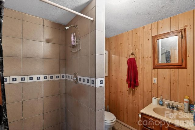 284 Paul Gosnell Road, Marshall, NC 28753