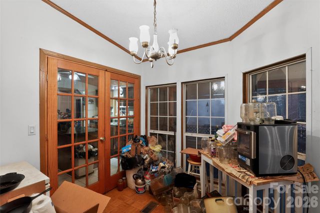 284 Paul Gosnell Road, Marshall, NC 28753