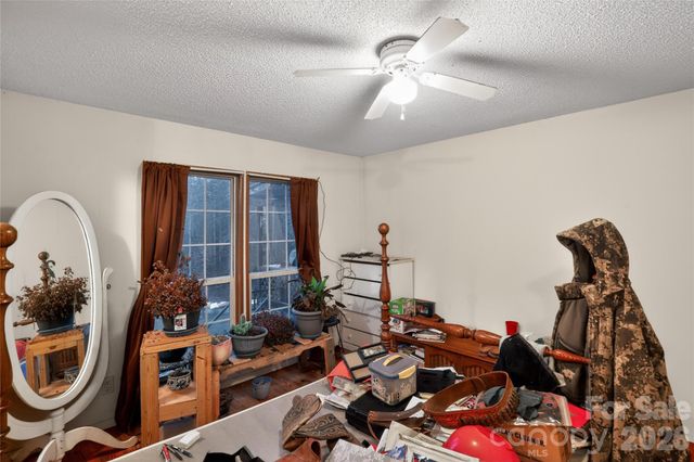 284 Paul Gosnell Road, Marshall, NC 28753