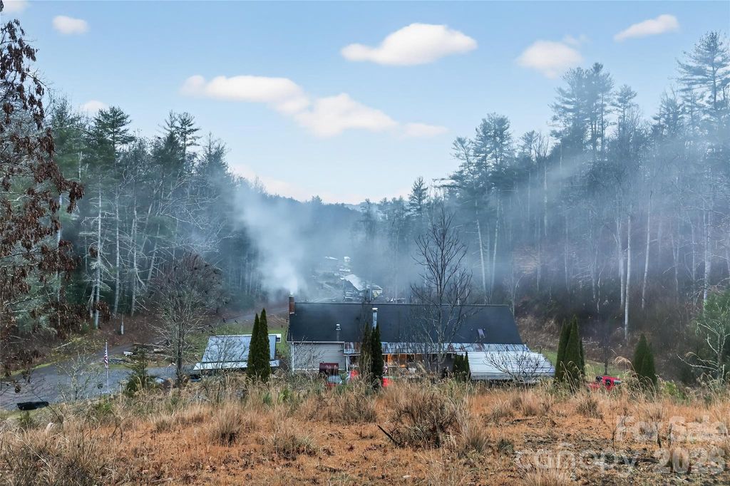 284 Paul Gosnell Road, Marshall, NC 28753