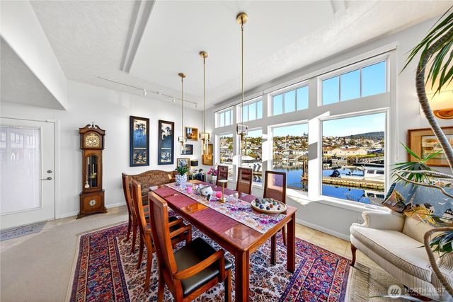 1911 Bay Place, Anacortes, WA 98221