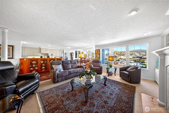 1911 Bay Place, Anacortes, WA 98221