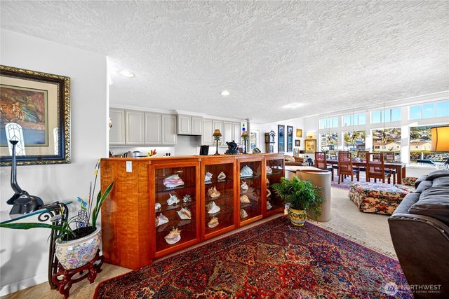 1911 Bay Place, Anacortes, WA 98221