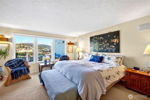 1911 Bay Place, Anacortes, WA 98221