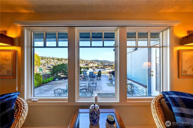 1911 Bay Place, Anacortes, WA 98221