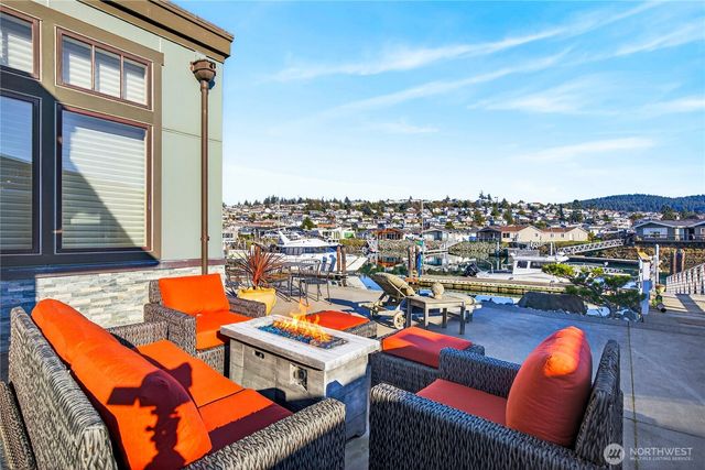 1911 Bay Place, Anacortes, WA 98221