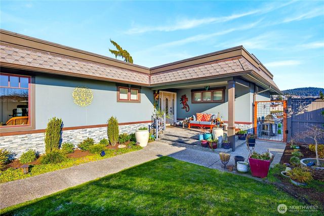 1911 Bay Place, Anacortes, WA 98221