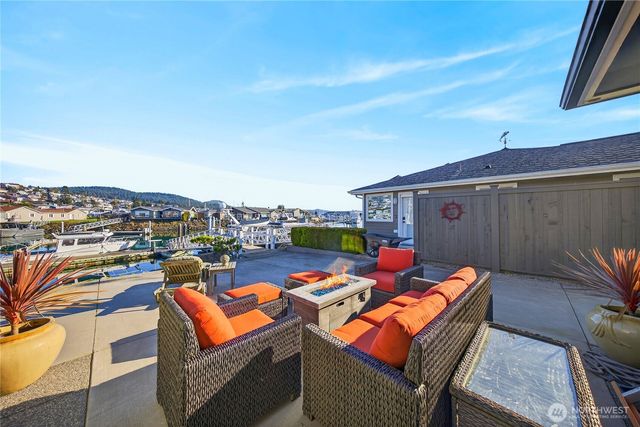 1911 Bay Place, Anacortes, WA 98221