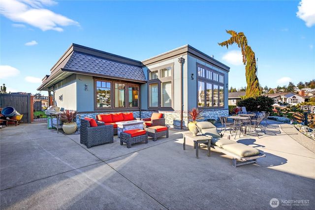 1911 Bay Place, Anacortes, WA 98221