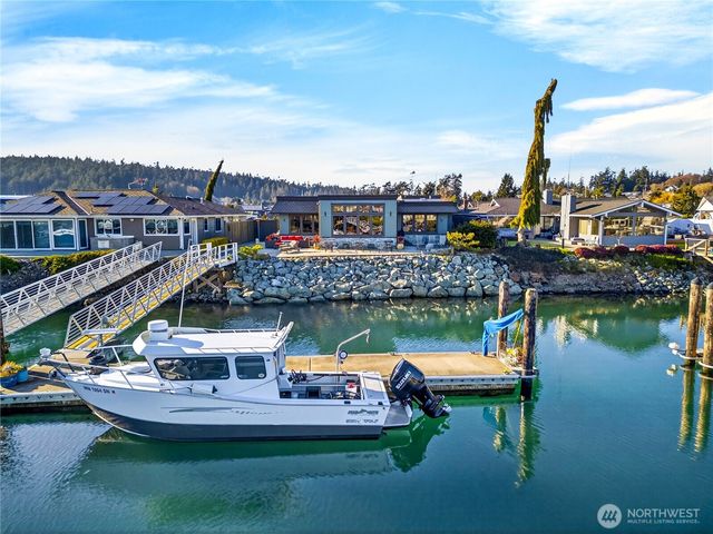 1911 Bay Place, Anacortes, WA 98221