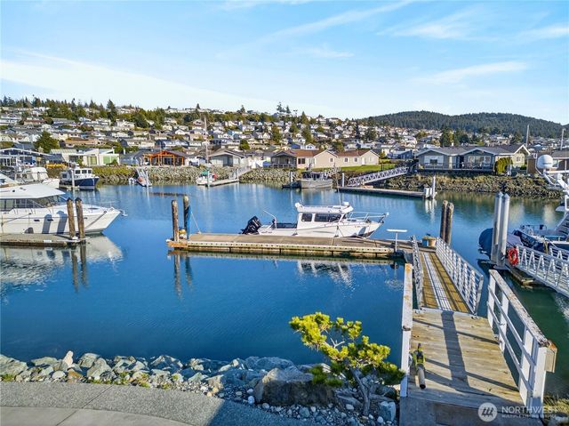 1911 Bay Place, Anacortes, WA 98221