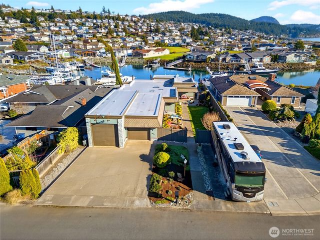 1911 Bay Place, Anacortes, WA 98221