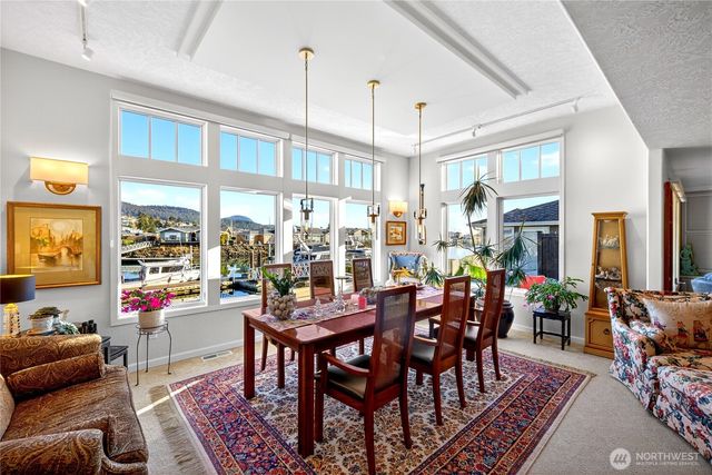 1911 Bay Place, Anacortes, WA 98221