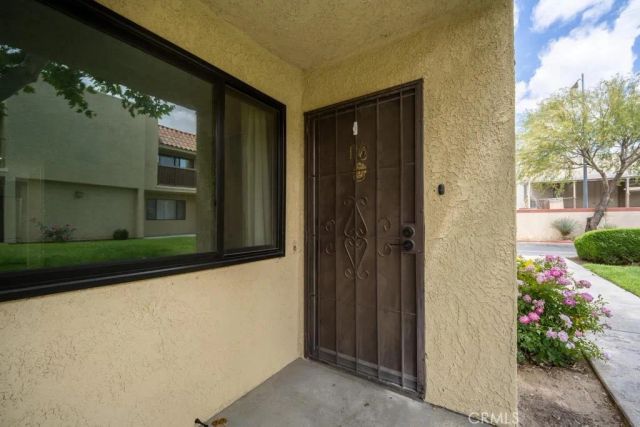 44200 Kingtree 16, Lancaster, CA 93534