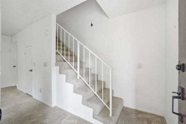 44200 Kingtree 16, Lancaster, CA 93534