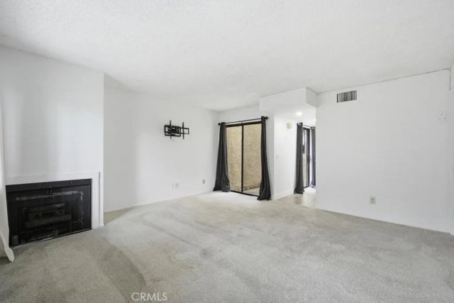 44200 Kingtree 16, Lancaster, CA 93534