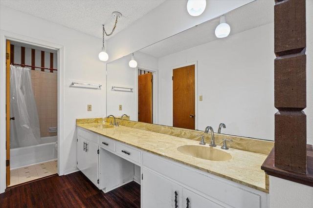 7229 S Brook DR, Austin, TX 78736