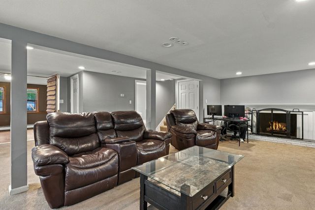 1 SCOTLAND Avenue, Salem, NH 03079