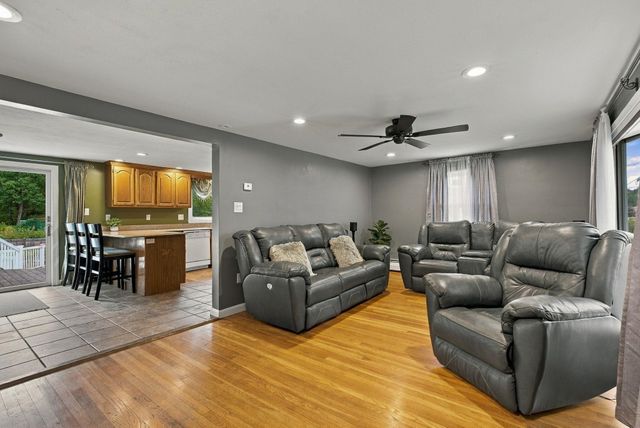 1 SCOTLAND Avenue, Salem, NH 03079