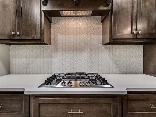 1305 N Storybrook Street, Mustang, OK 73064