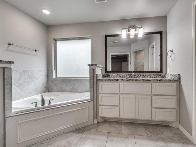 1305 N Storybrook Street, Mustang, OK 73064