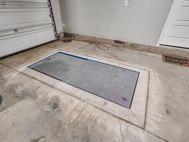 1305 N Storybrook Street, Mustang, OK 73064