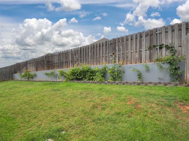 1305 N Storybrook Street, Mustang, OK 73064