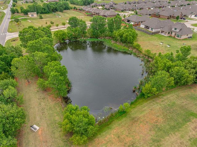 1305 N Storybrook Street, Mustang, OK 73064
