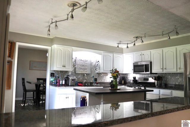 3571 Oscar Ave, West Paducah, KY 42001