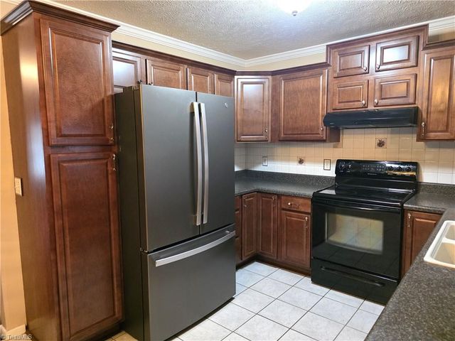 414 Oak Ridge Drive, Mount Airy, NC 27030