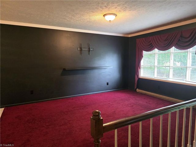 414 Oak Ridge Drive, Mount Airy, NC 27030