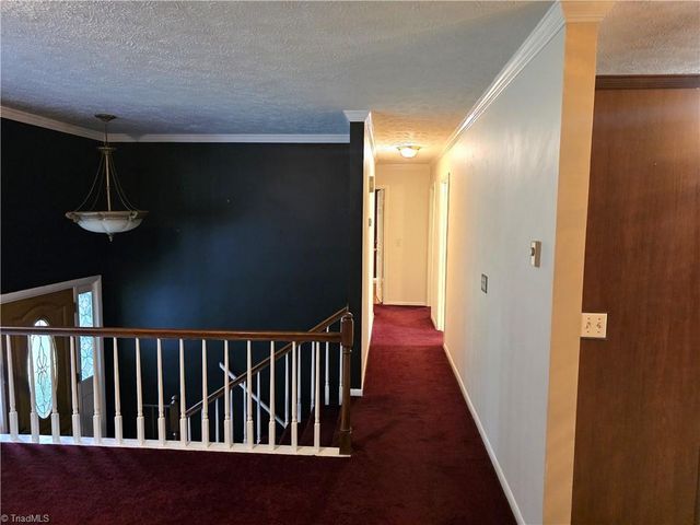 414 Oak Ridge Drive, Mount Airy, NC 27030
