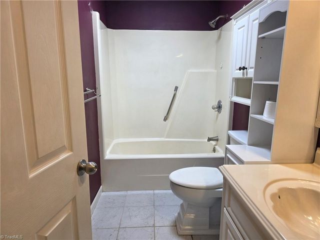 414 Oak Ridge Drive, Mount Airy, NC 27030