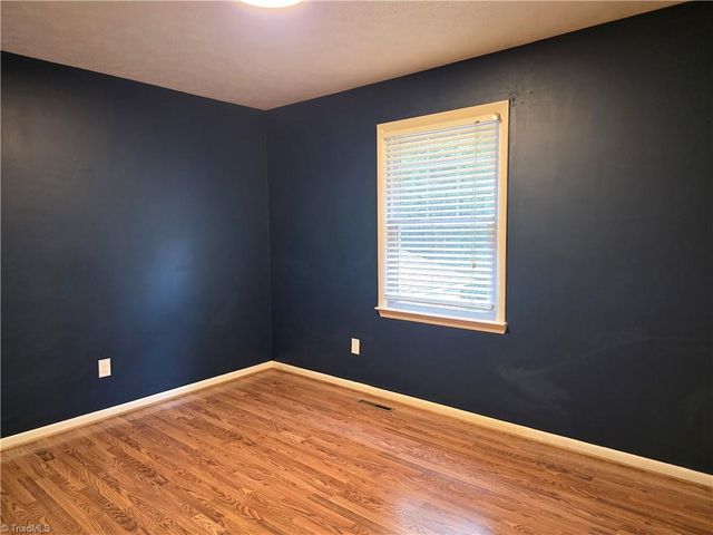414 Oak Ridge Drive, Mount Airy, NC 27030