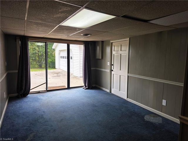 414 Oak Ridge Drive, Mount Airy, NC 27030