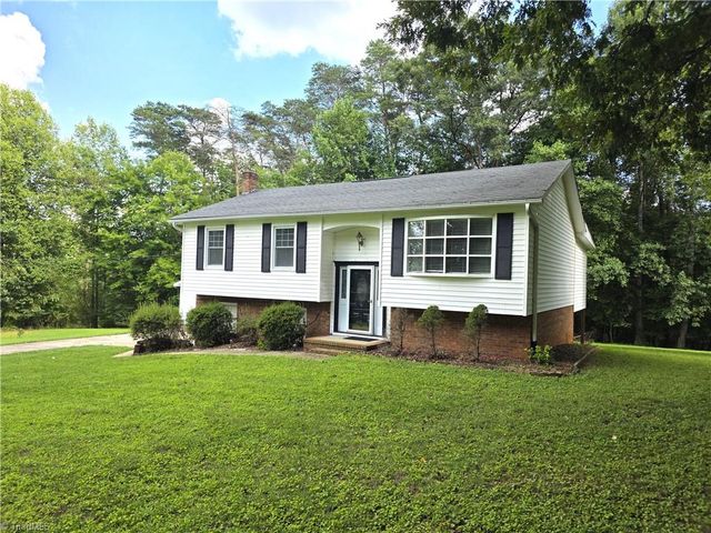 414 Oak Ridge Drive, Mount Airy, NC 27030