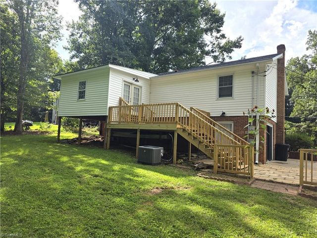 414 Oak Ridge Drive, Mount Airy, NC 27030