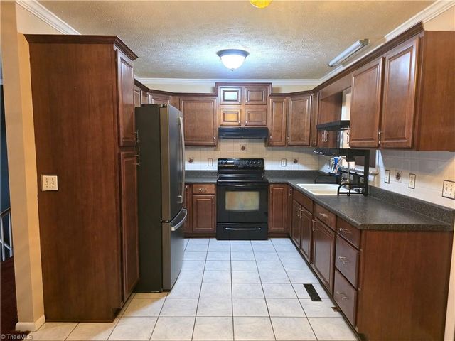 414 Oak Ridge Drive, Mount Airy, NC 27030