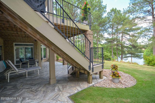 210 Beths Point, West End, NC 27376