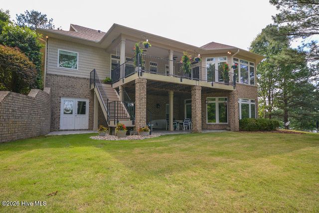 210 Beths Point, West End, NC 27376