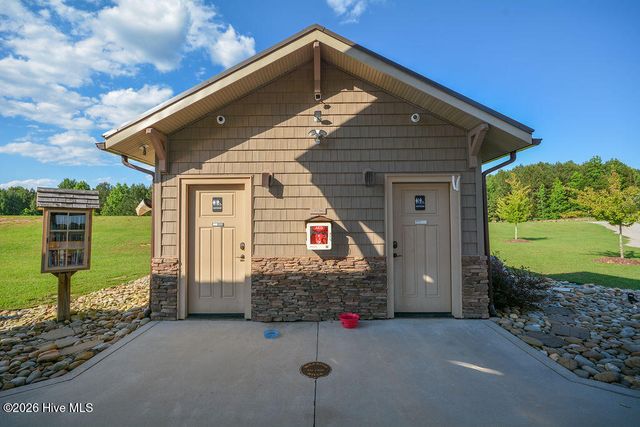 210 Beths Point, West End, NC 27376